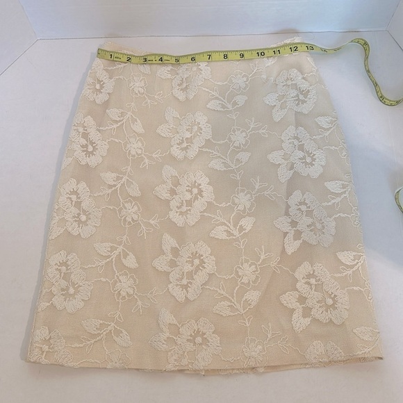 Vintage 90’s Tina Hagen | cream Lace Pencil Mini Skirt small - Picture 8 of 9